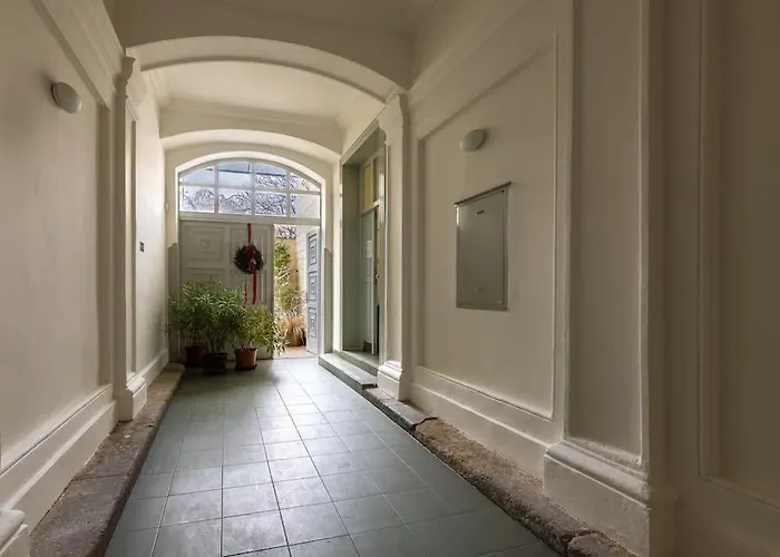 Stylish Duplex In Old Town By Easybnb Premium