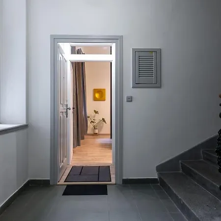 Stylish Duplex In Old Town By Easybnb Premium