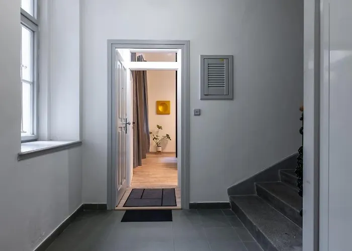 Stylish Duplex In Old Town By Easybnb Premium