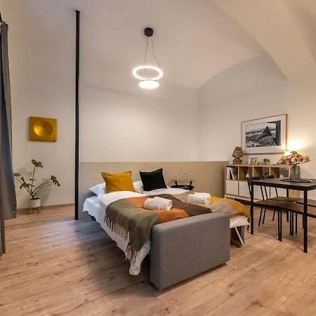 아파트 Stylish Duplex In Old Town By Easybnb Premium